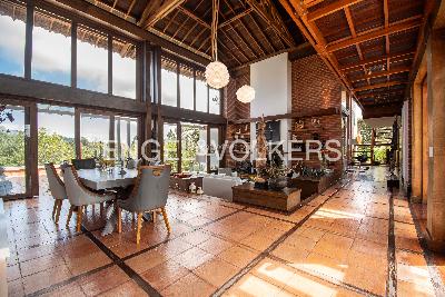 Casa de 3 alcobas en venta en Loma Del Escobero, Medellín, 467 m² · foto 2 de 19