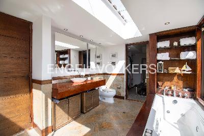 Casa de 3 alcobas en venta en Loma Del Escobero, Medellín, 467 m² · foto 9 de 19