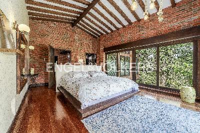 Casa de 5 alcobas en venta en Alto Del Escobero, Medellín, 420 m² · foto 5 de 19