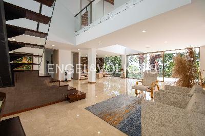 Casa de 5 alcobas en venta en Loma Del Escobero, Medellín, 334 m² · foto 2 de 18