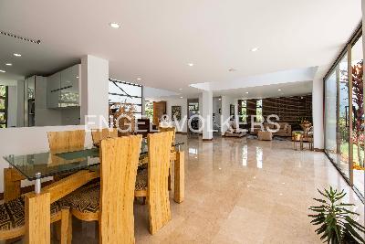 Casa de 5 alcobas en venta en Loma Del Escobero, Medellín, 334 m² · foto 4 de 18