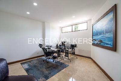 Casa de 5 alcobas en venta en Loma Del Escobero, Medellín, 334 m² · foto 7 de 18