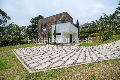 Casa de 5 alcobas en venta en Loma Del Escobero, Medellín, 334 m² · foto 17 de 18