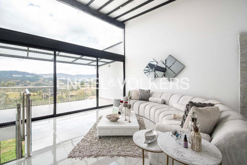 Beautiful 4BR House in El Retiro - 2