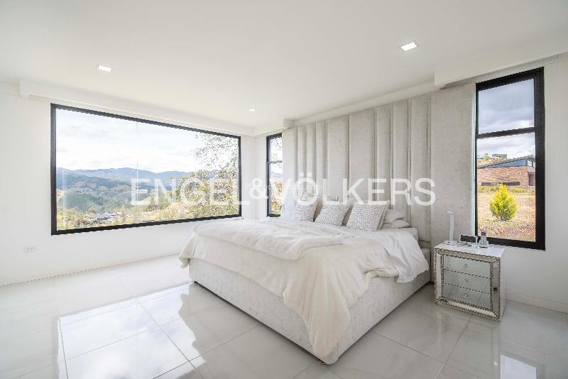 Beautiful 4BR House in El Retiro - 5