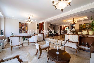 Casa de 4 alcobas en venta en Loma Del Escobero, Medellín, 342 m² · foto 2 de 19