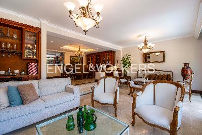 Casa de 4 alcobas en venta en Loma Del Escobero, Medellín, 342 m² · foto 3 de 19