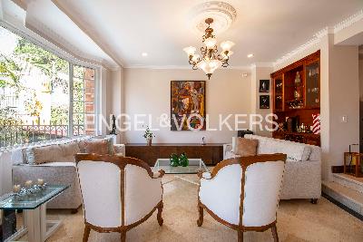 Casa de 4 alcobas en venta en Loma Del Escobero, Medellín, 342 m² · foto 4 de 19