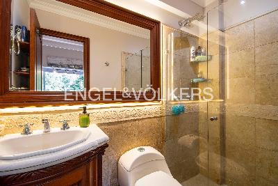 Casa de 4 alcobas en venta en Loma Del Escobero, Medellín, 342 m² · foto 15 de 19