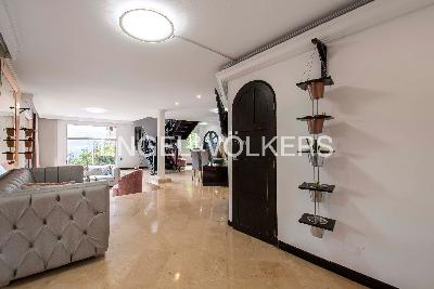 Casa de 5 alcobas en venta en Las Palmas, Medellín, 433 m² · foto 3 de 15