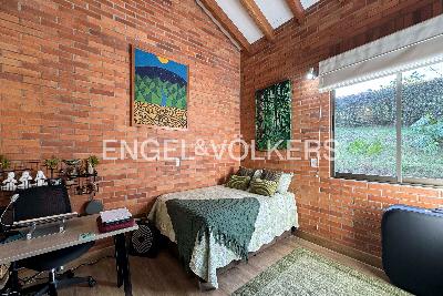 Casa de 4 alcobas en venta en Alto Del Escobero, Medellín, 407 m² · foto 14 de 20