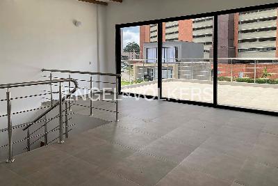 Casa de 4 alcobas en venta en Barro Blanco, Medellín, 220 m² · foto 4 de 6