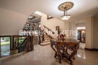 Casa de 4 alcobas en venta en El Poblado, Medellín, 619 m² · foto 2 de 20