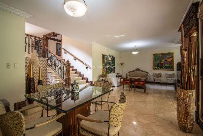 Casa de 4 alcobas en venta en El Poblado, Medellín, 619 m² · foto 3 de 20