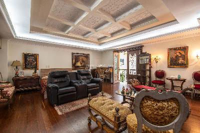 Casa de 4 alcobas en venta en El Poblado, Medellín, 619 m² · foto 10 de 20