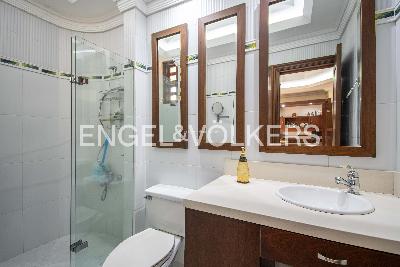 Casa de 4 alcobas en venta en El Poblado, Medellín, 619 m² · foto 18 de 20