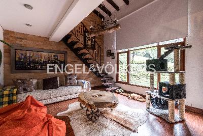 Casa de 4 alcobas en venta en Alto Del Escobero, Medellín, 450 m² · foto 4 de 17