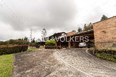 Casa de 4 alcobas en venta en Alto Del Escobero, Medellín, 450 m² · foto 17 de 17