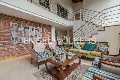 Casa de 4 alcobas en venta en Loma Del Escobero, Medellín, 340 m² · foto 3 de 20