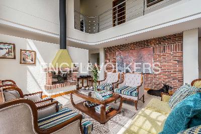 Casa de 4 alcobas en venta en Loma Del Escobero, Medellín, 340 m² · foto 4 de 20
