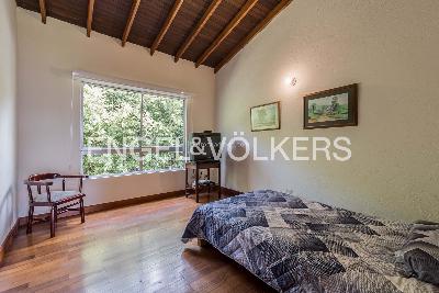 Casa de 4 alcobas en venta en Loma Del Escobero, Medellín, 340 m² · foto 16 de 20