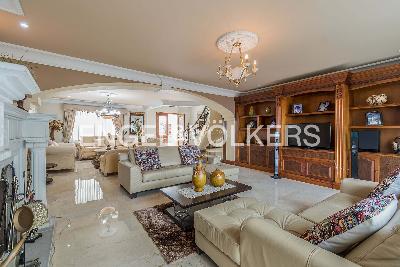Casa de 5 alcobas en venta en El Poblado, Medellín, 456 m² · foto 4 de 17