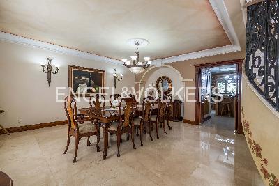 Casa de 5 alcobas en venta en El Poblado, Medellín, 456 m² · foto 5 de 17