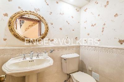 Casa de 5 alcobas en venta en El Poblado, Medellín, 456 m² · foto 8 de 17
