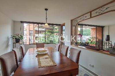 Apartamento de 4 alcobas en venta en Laureles, Medellín, 146 m² · foto 3 de 12