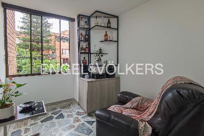 Apartamento de 4 alcobas en venta en Laureles, Medellín, 146 m² · foto 5 de 12