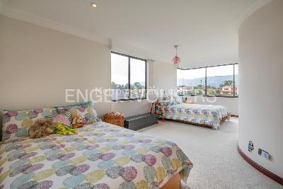 Casa de 5 alcobas en venta en Guaymaral, Chía, 378 m² · foto 14 de 18