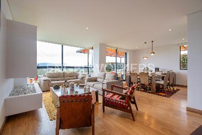 Casa de 3 alcobas en venta en Cajica, Cajicá, 216 m² · foto 2 de 20