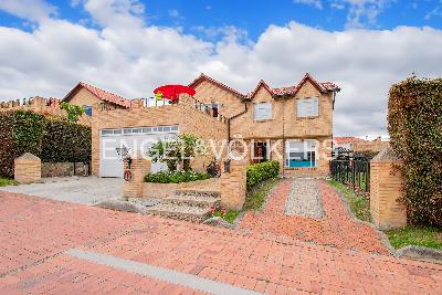 Casa de 3 alcobas en venta en Guaymaral, Chía, 353 m² · foto 19 de 20