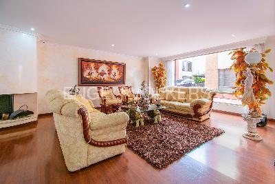 Casa de 4 alcobas en venta en San Jose De Bavaria, Chía, 494 m² · foto 2 de 16