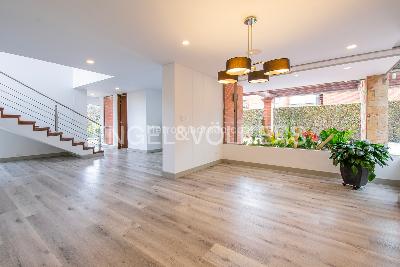 Casa de 3 alcobas en venta en Cajica, Cajicá, 296 m² · foto 2 de 20