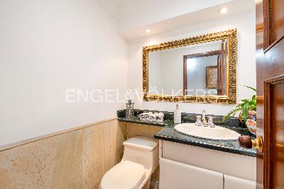 Apartamento de 4 alcobas en venta en Santa Barbara, Bogotá, 206 m² · foto 8 de 17