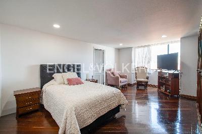 Apartamento de 4 alcobas en venta en Santa Barbara, Bogotá, 206 m² · foto 11 de 17