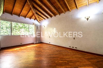 Casa de 4 alcobas en venta en El Poblado, Medellín, 520 m² · foto 8 de 16