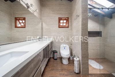 Casa de 4 alcobas en venta en Cerros De Niza, Bogotá, 285 m² · foto 17 de 19