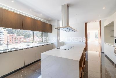 Apartamento de 3 alcobas en venta en Los Rosales, Bogotá, 475 m² · foto 9 de 20