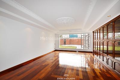 Casa de 4 alcobas en venta en Santa Ana, Bogotá, 721 m² · foto 3 de 14