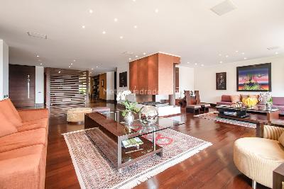 Apartamento de 3 alcobas en venta en Santa Barbara Alta, Bogotá, 600 m² · foto 4 de 20