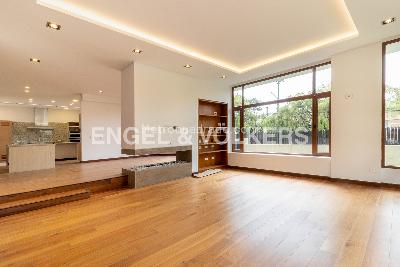 Casa de 4 alcobas en venta en Santa Barbara Alta, Bogotá, 1234 m² · foto 3 de 20
