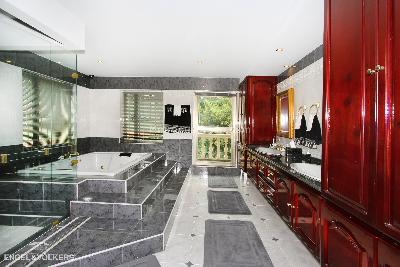 Casa de 5 alcobas en venta en Suba, Bogotá, 1680 m² · foto 14 de 19