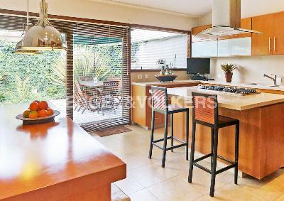 Casa en venta en Santa Barbara Alta, Bogotá · foto 8 de 17
