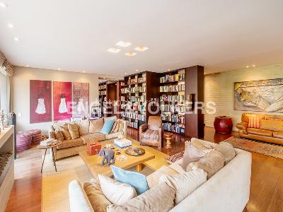 Apartamento de 3 alcobas en venta en Los Rosales, Bogotá, 482 m² · foto 3 de 17