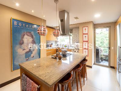 Apartamento de 3 alcobas en venta en Los Rosales, Bogotá, 482 m² · foto 6 de 17