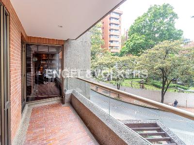 Apartamento de 3 alcobas en venta en Los Rosales, Bogotá, 482 m² · foto 14 de 17