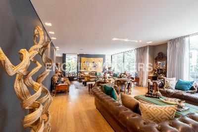 Apartamento de 3 alcobas en venta en Chico, Bogotá, 377 m² · foto 2 de 20