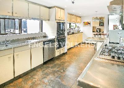 Apartamento de 3 alcobas en venta en Chico Alto, Bogotá, 241 m² · foto 8 de 19